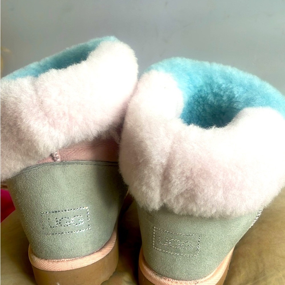 Limited edition Ugg boots only wore one time great condition will take $350